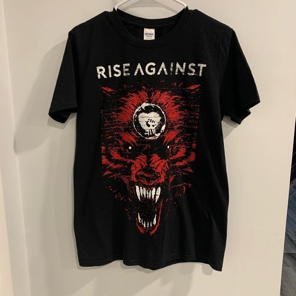 Vintage Rise Against Black and Red Short Sleeve Tee with Bold Punk Rock Band